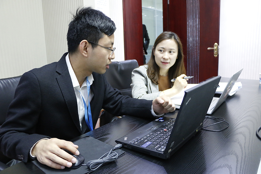 從翠綠到專科,他怎樣(yàng)一步步變成(chéng)接洽鐵軍的中堅力氣